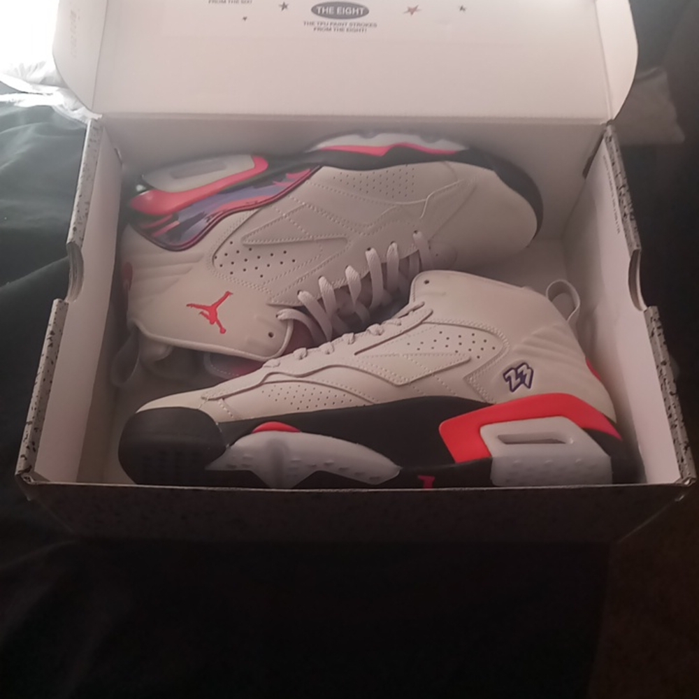 Mens Jordan MVP Sneakers - White and Red